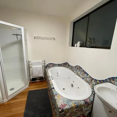 Beachside Taroona With Spa Sandy Bay Exterior photo
