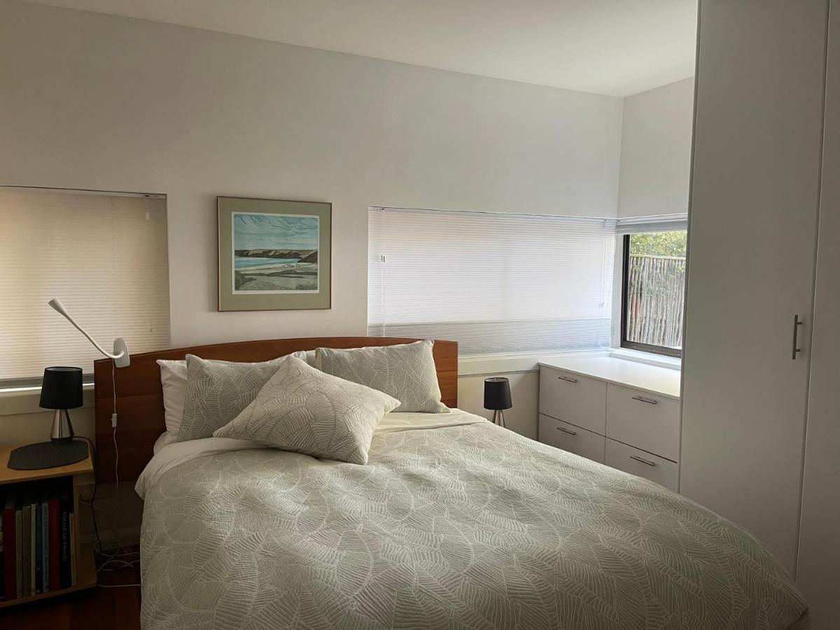 Beachside Taroona With Apartment