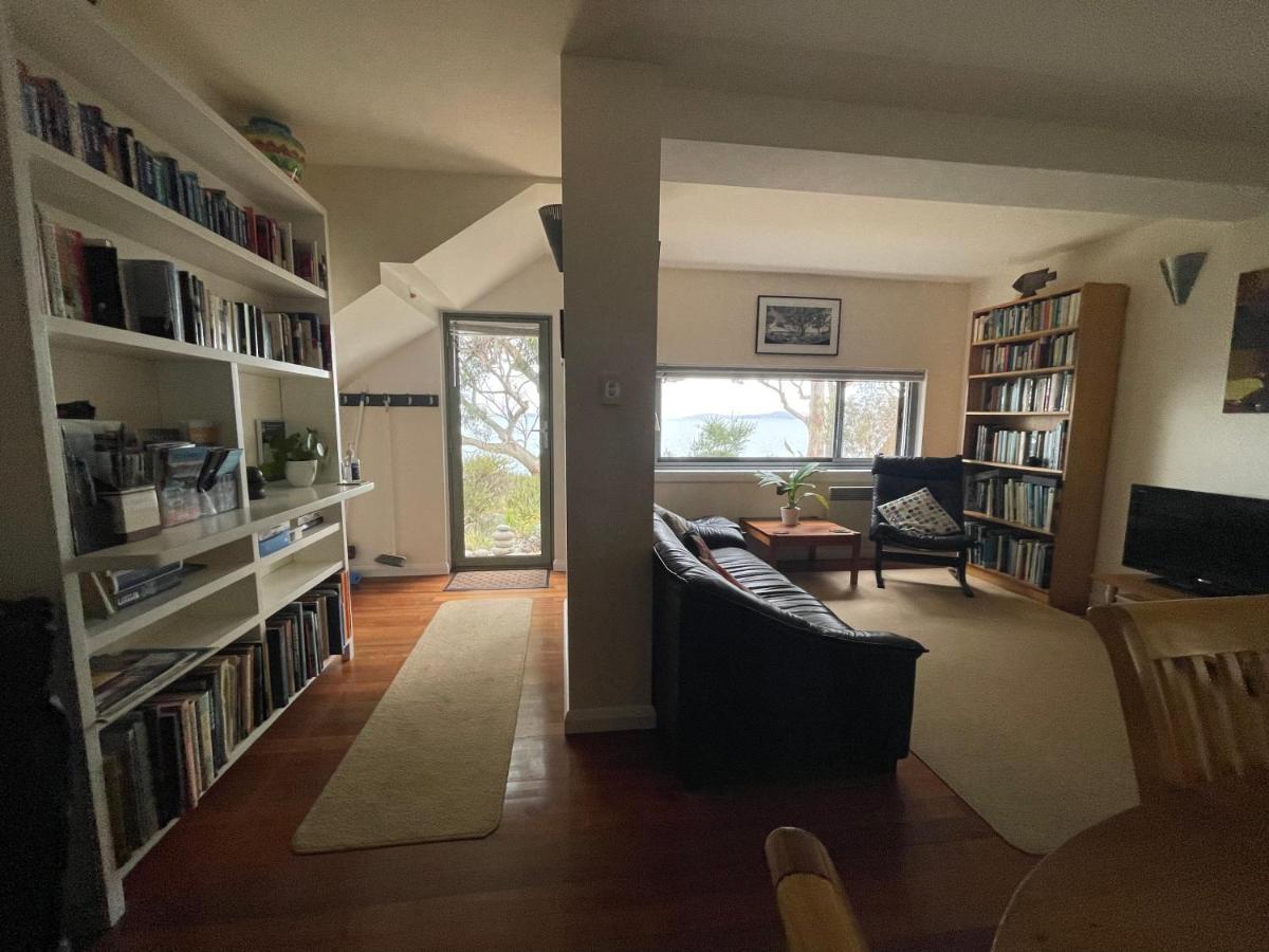 Apartment Beachside Taroona With Sandy Bay