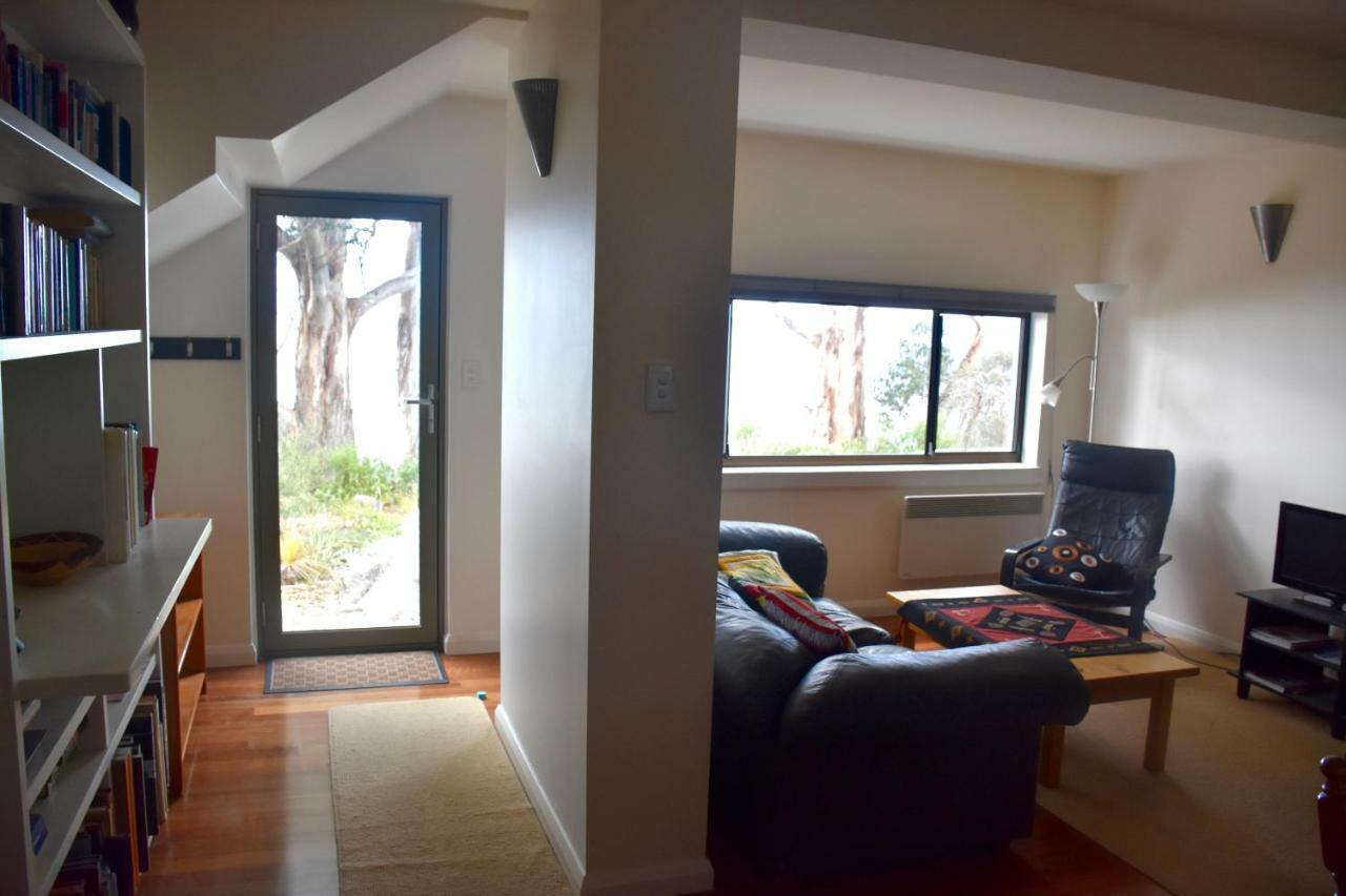 Beachside Taroona With